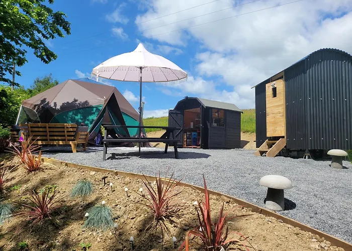 Luxury Glamping In The Stargazer Dome - Beautiful Private Setting Close To Narberth