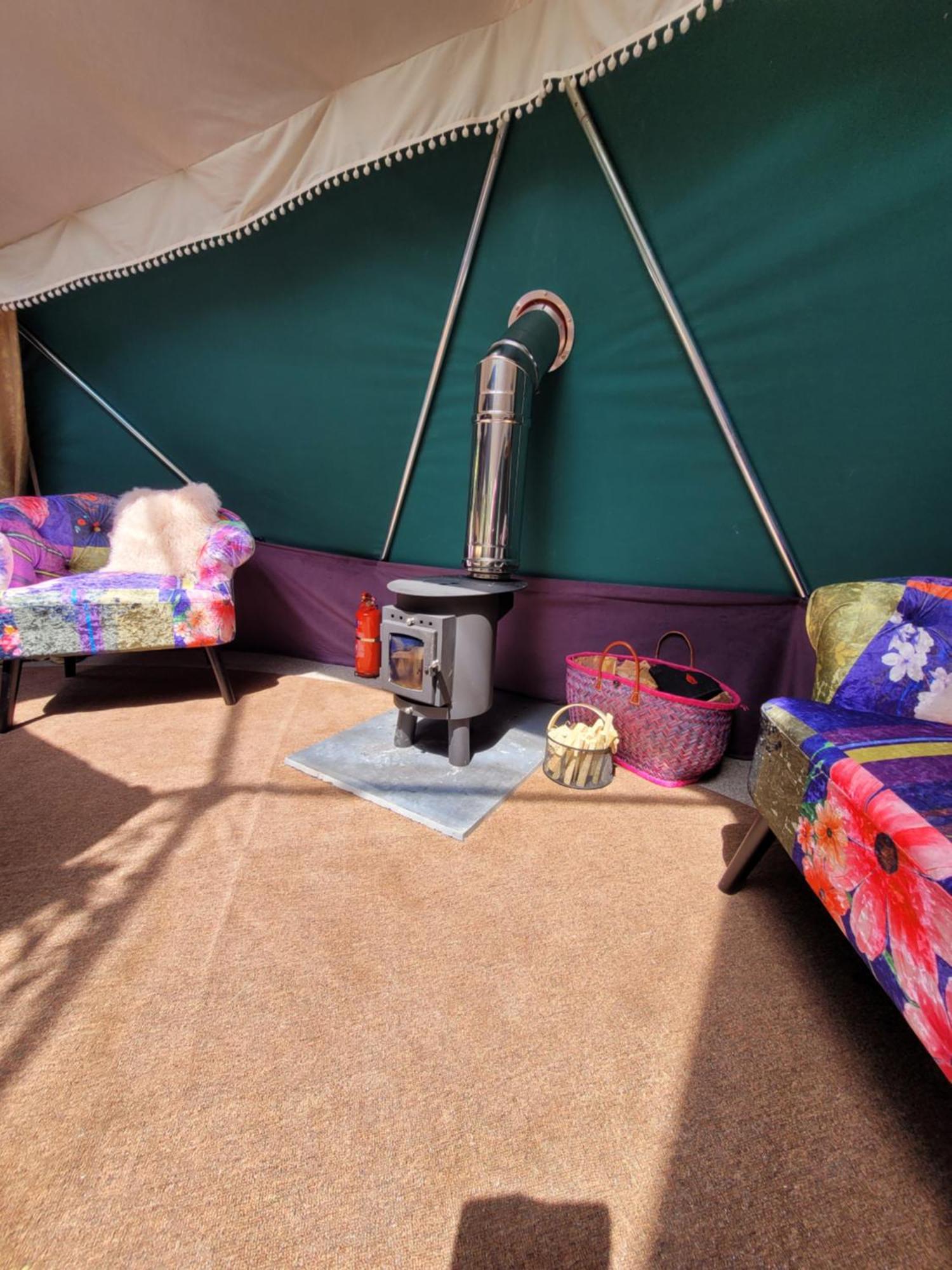 Luxury tent Luxury Glamping In The Stargazer Dome - Beautiful Private Setting Close To Narberth